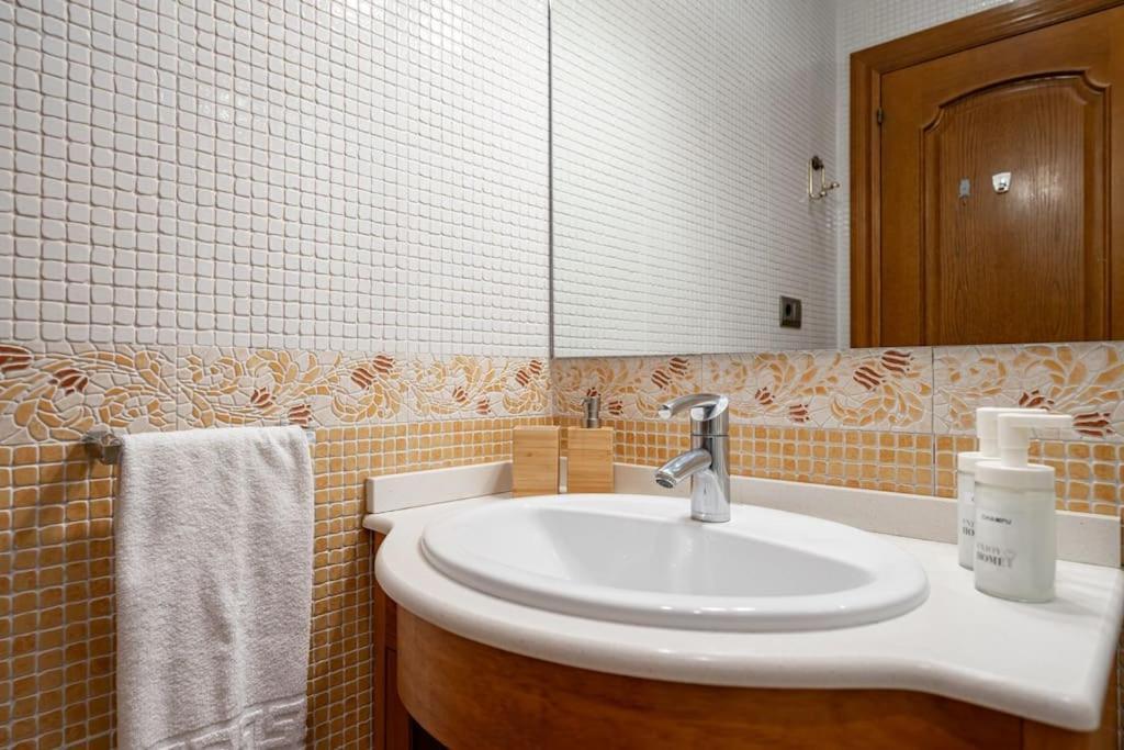 Apartamento La Joya Хихон Экстерьер фото